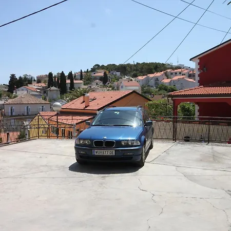 And With Parking Space Casa de hóspedes Mali Lošinj