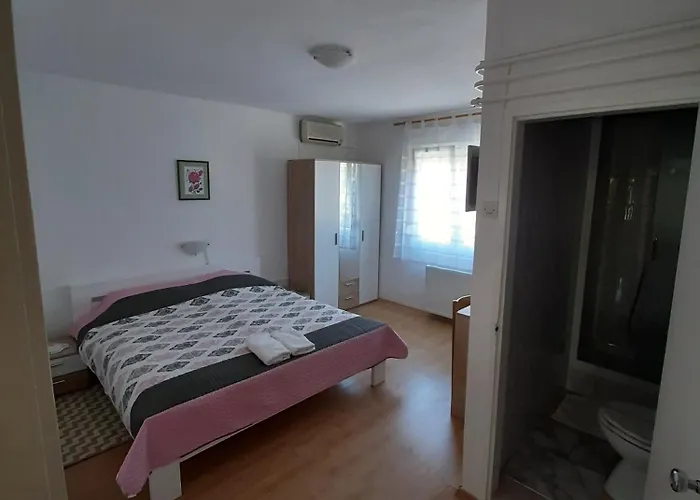 Penzion And With Parking Space 3*