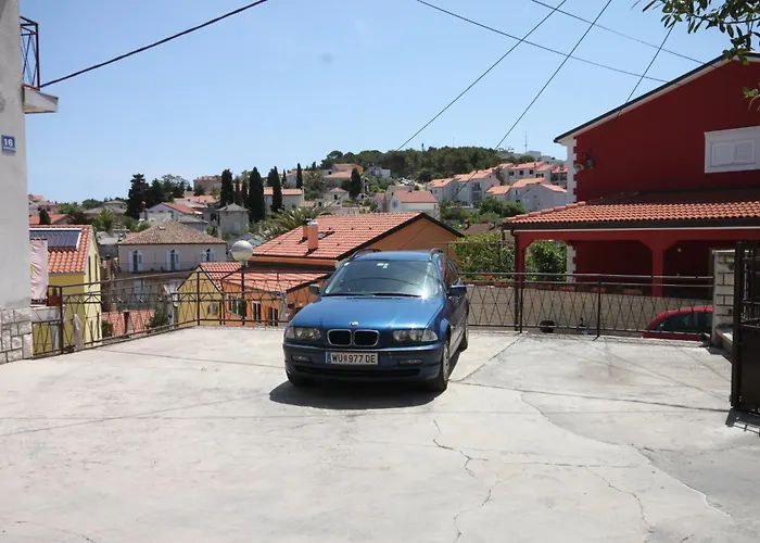 And With Parking Space Penzion Mali Lošinj