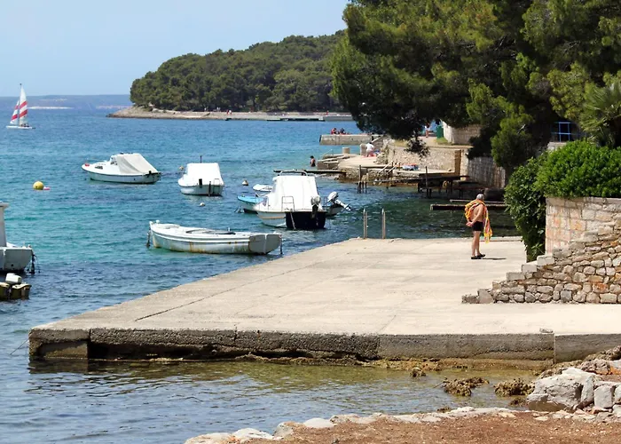 And With Parking Space Penzion Mali Lošinj